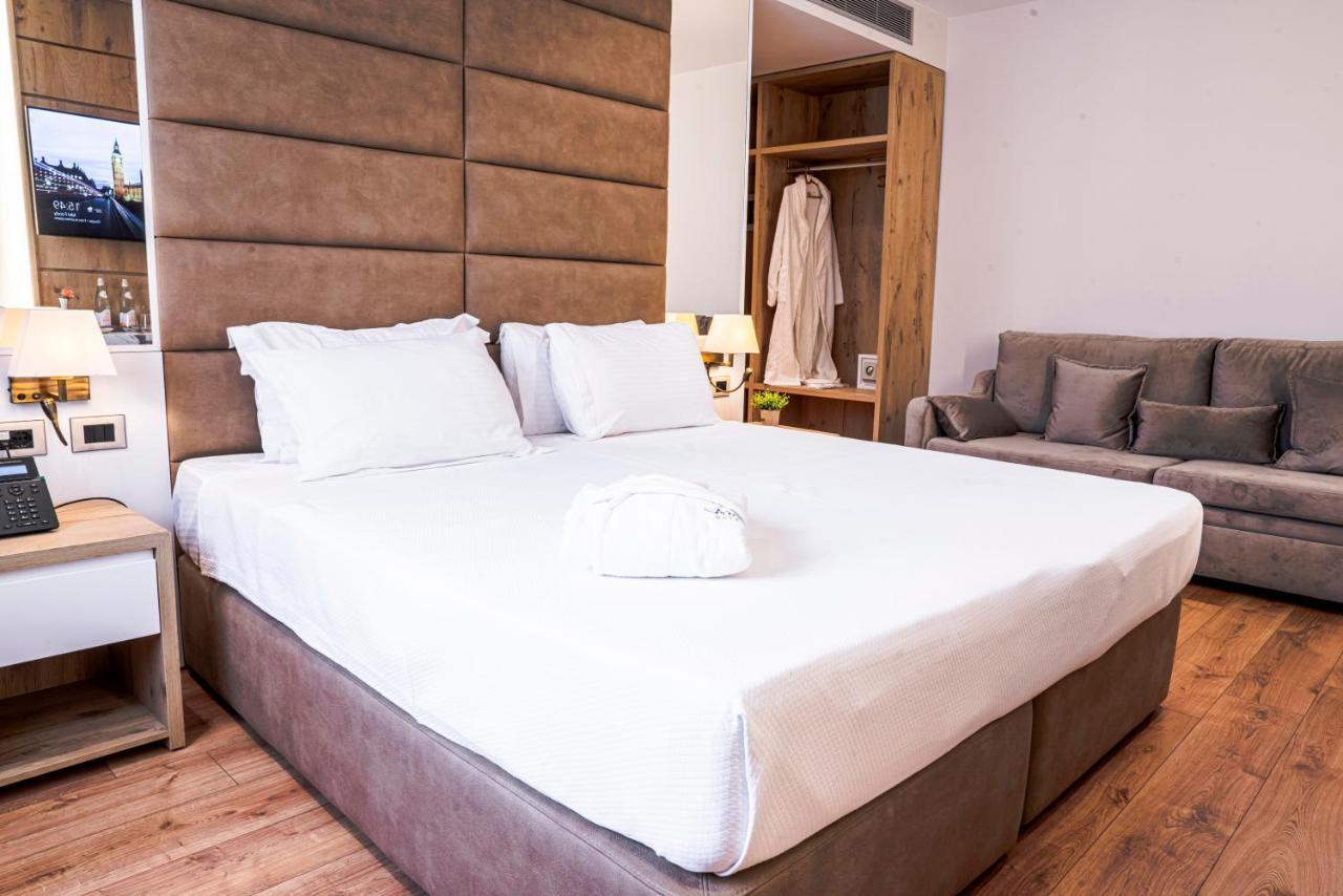 Amfora & Hotel 4*
